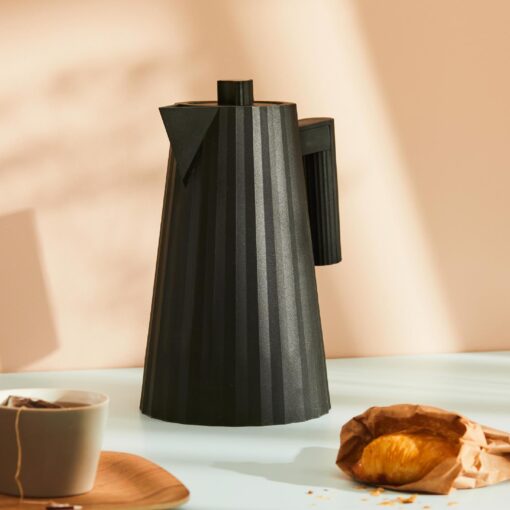 Alessi Plissé MDL06 B/UK Designer Electric Kettle, Thermoplastic Resin, UK Plug 2400 W, 170 cl, Black - Image 3