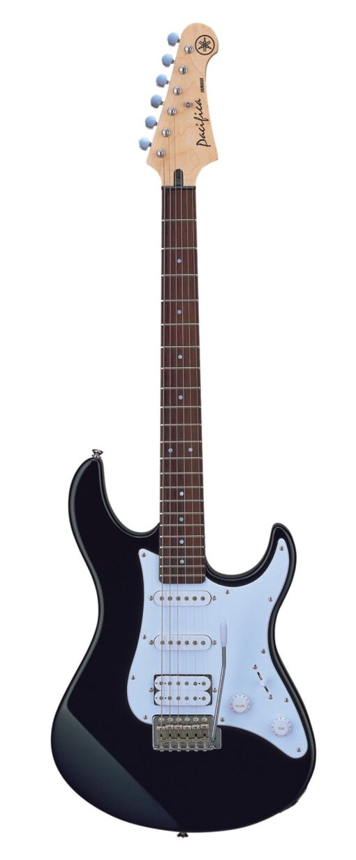 Yamaha GigMaker EG Electric Guitar Pack with Amplifier, Gig Bag, Tuner, Cable, Strap and Picks - Black - Image 2